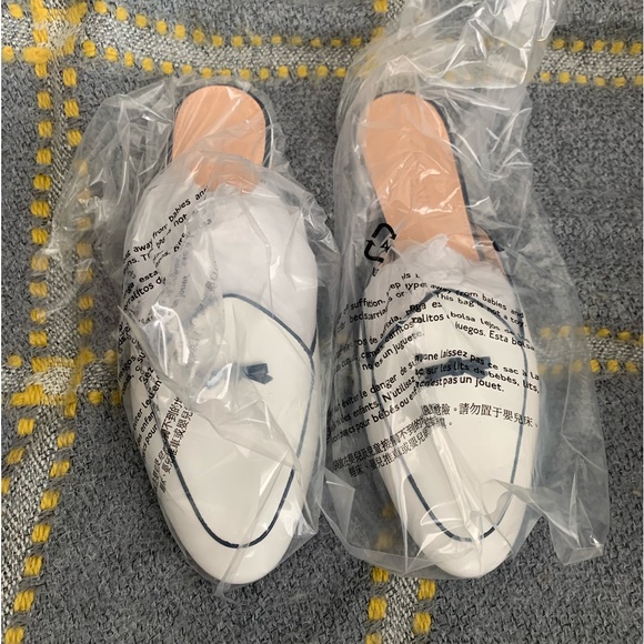 Leather Bow Loafer Mule - Picture 4 of 11